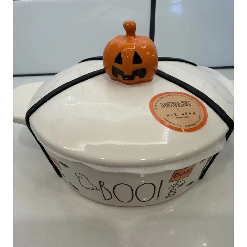 Rae‎ Dunn x Peanuts Snoopy Halloween Brie Baker with lid Pumpkin White NEW